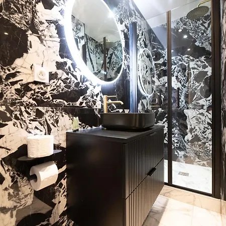 Lovely Close To Eiffel Tower *