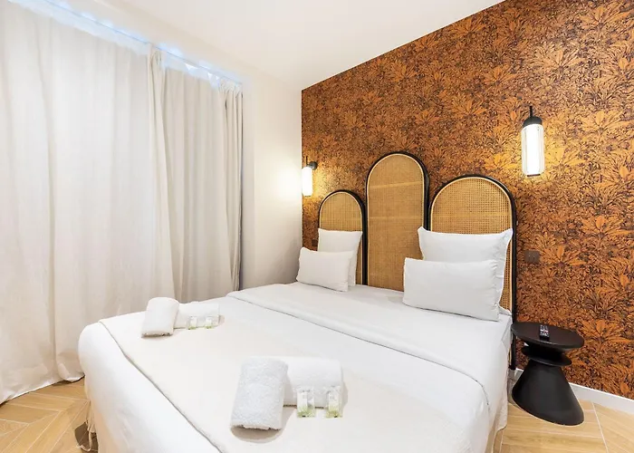 Lovely Close To Eiffel Tower * Paris
